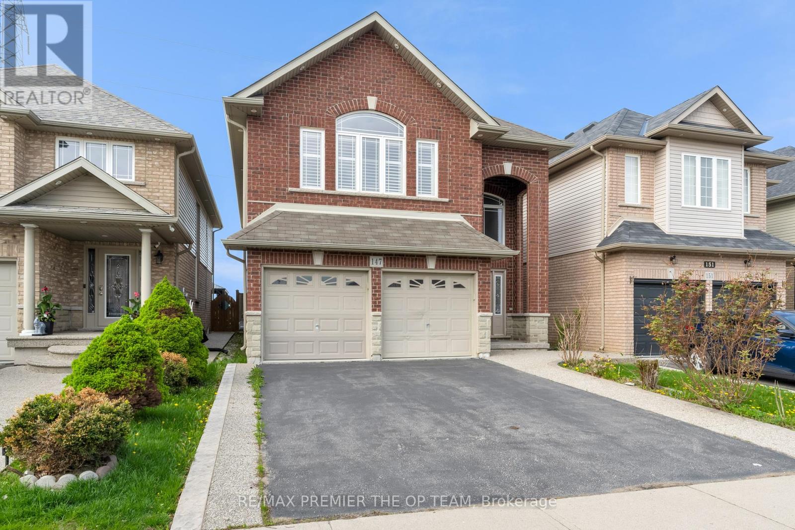 147 Pelech Crescent N, Hamilton, Ontario  L0R 1P0 - Photo 2 - X12155303