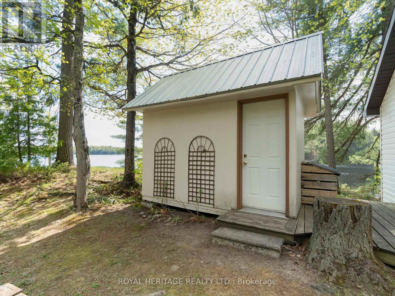 1346 Wahta #2 Road S, Georgian Bay, Ontario  P0C 1A0 - Photo 29 - X12155332