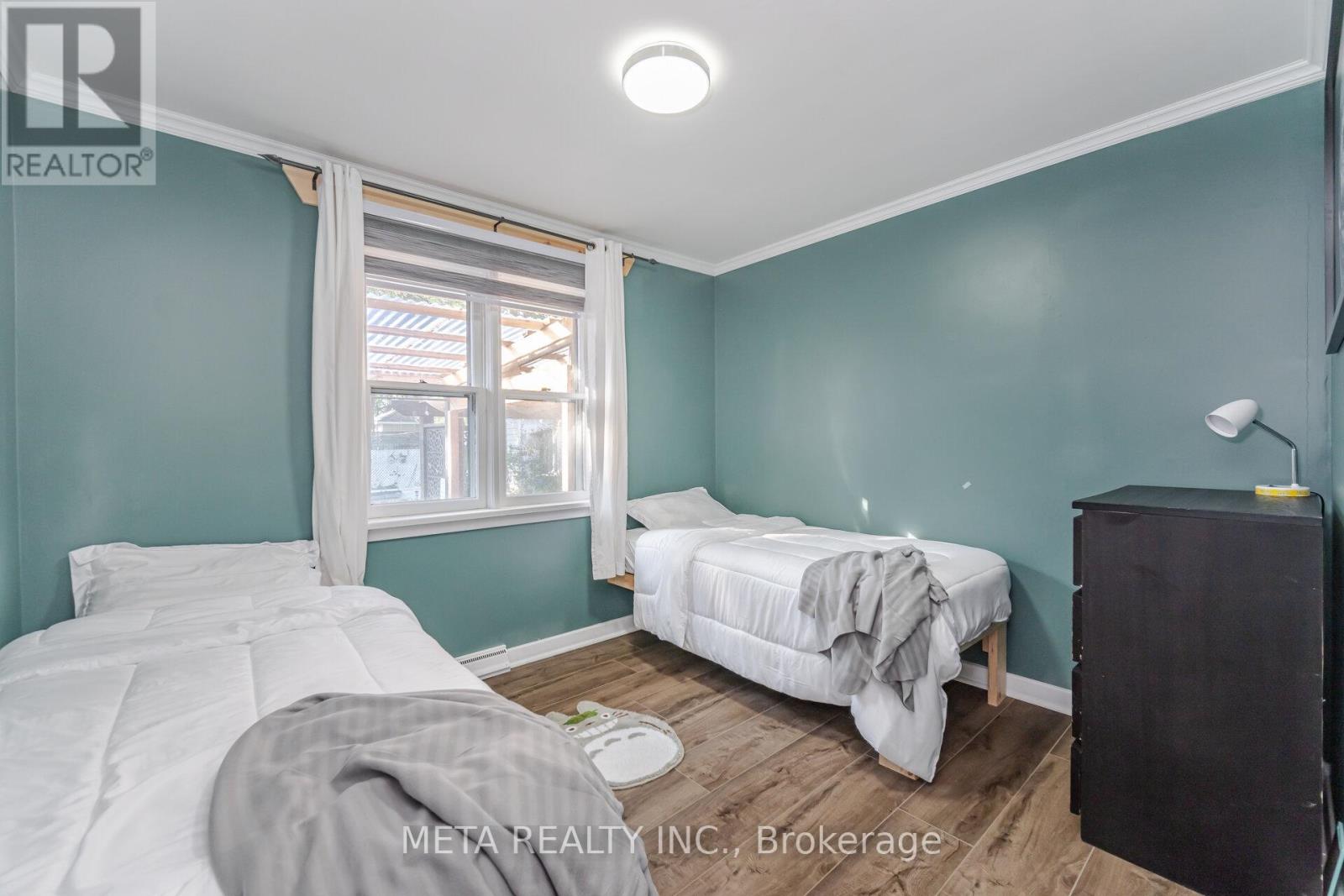4 Greenview Street, Guelph, Ontario  N1E 2Y3 - Photo 10 - X12155427