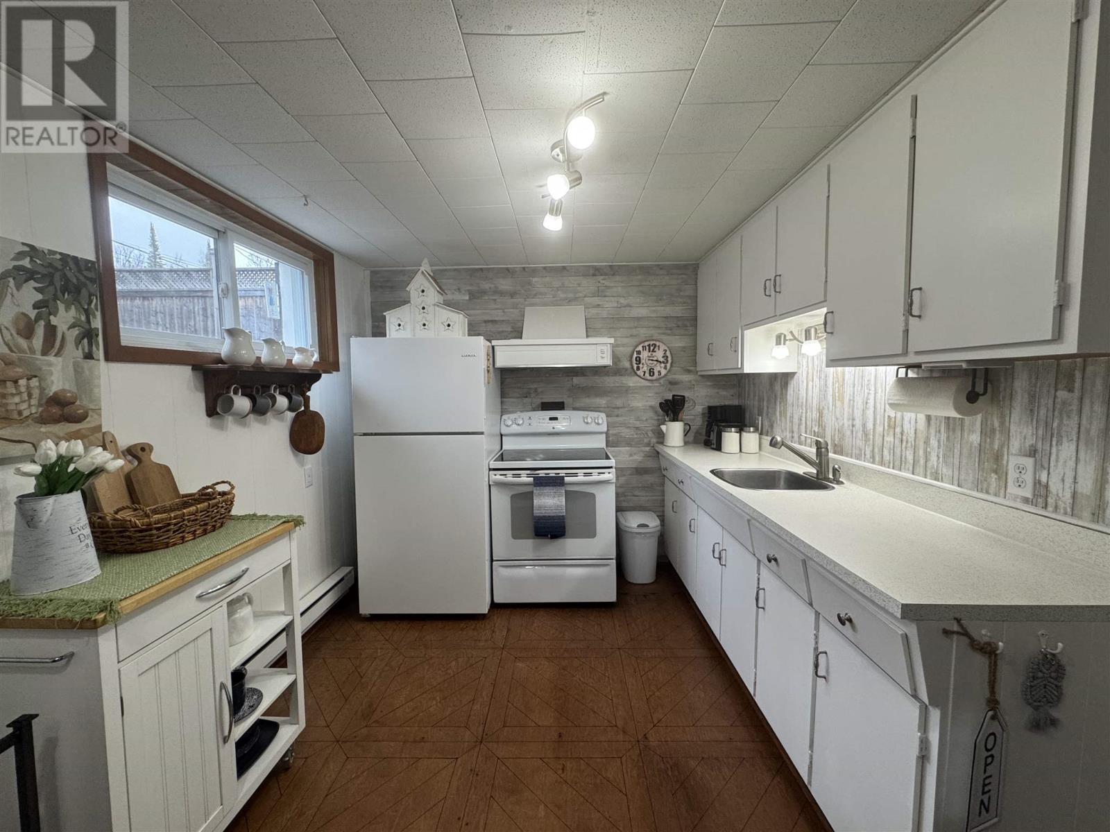 53 Warbler Dr, Manitouwadge, Ontario  P0T 2C0 - Photo 29 - TB251216
