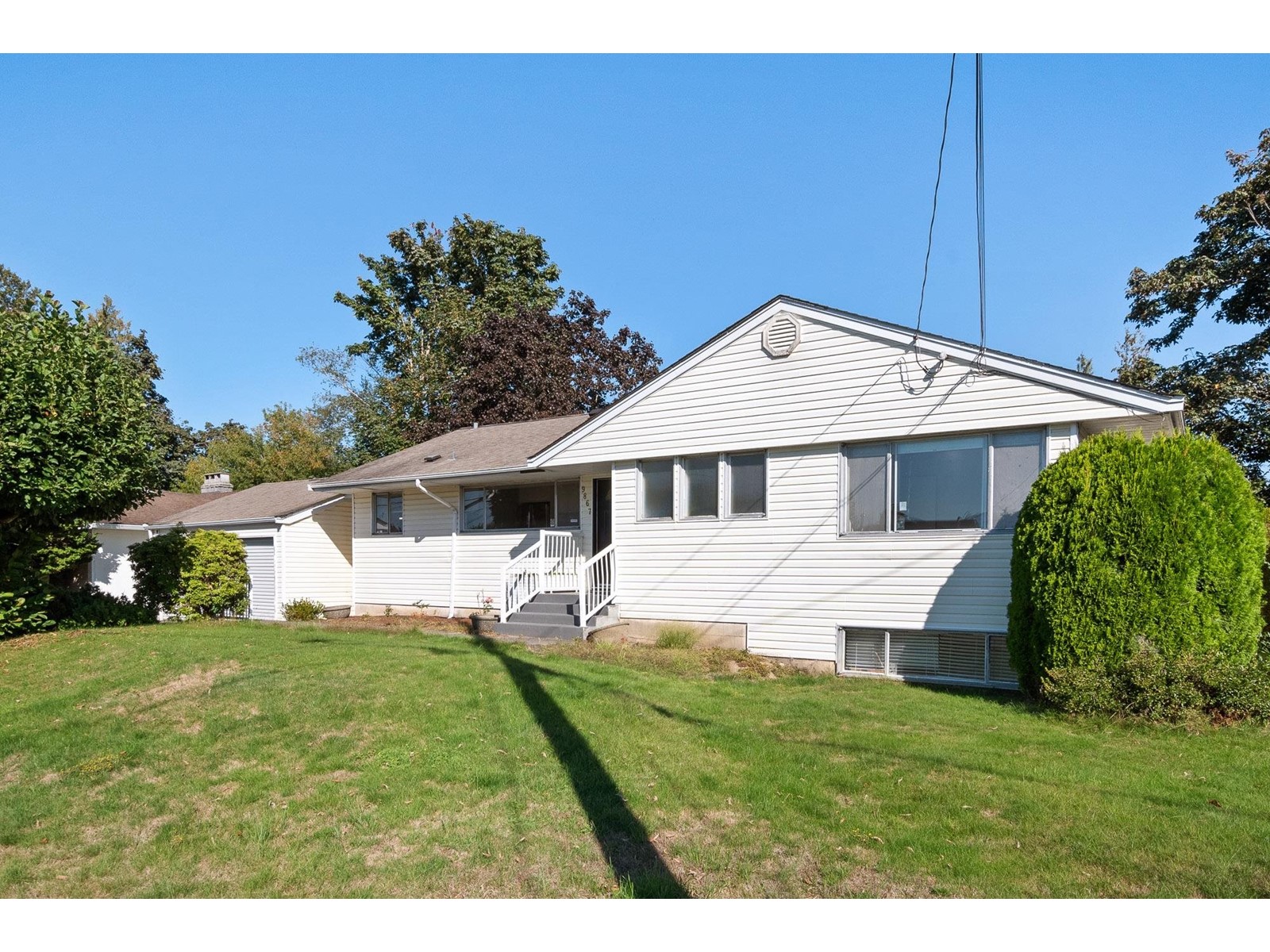 Property at 9867 INGLEWOOD CRESCENT image 3