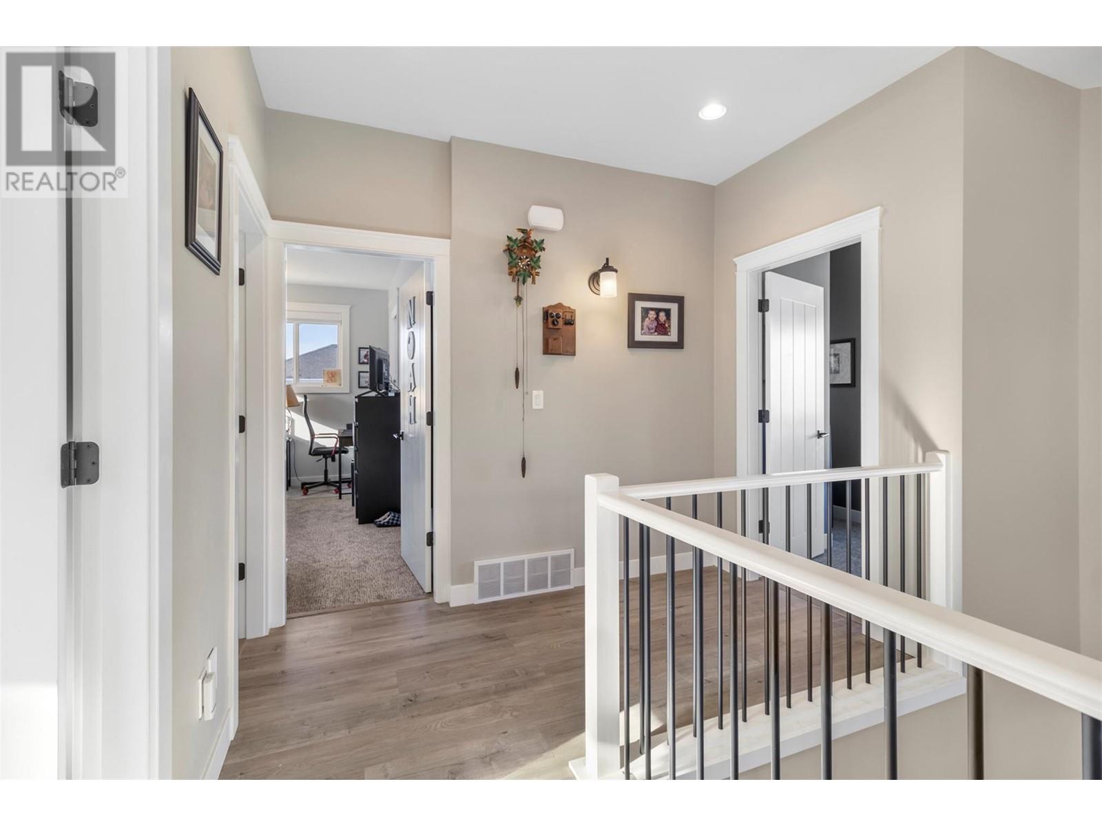 Property at 1541 EMERALD Drive image 5