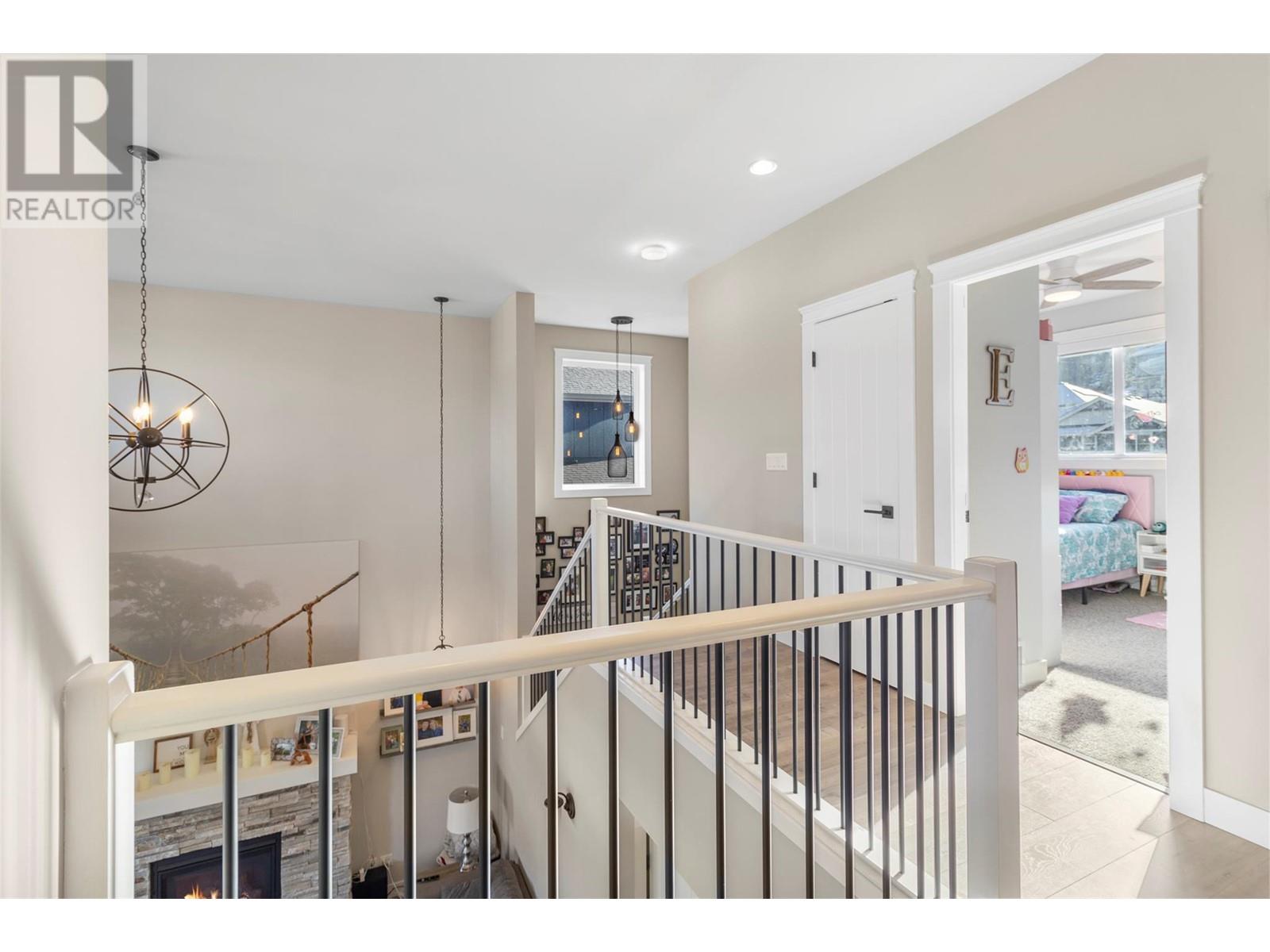 Property at 1541 EMERALD Drive image 4