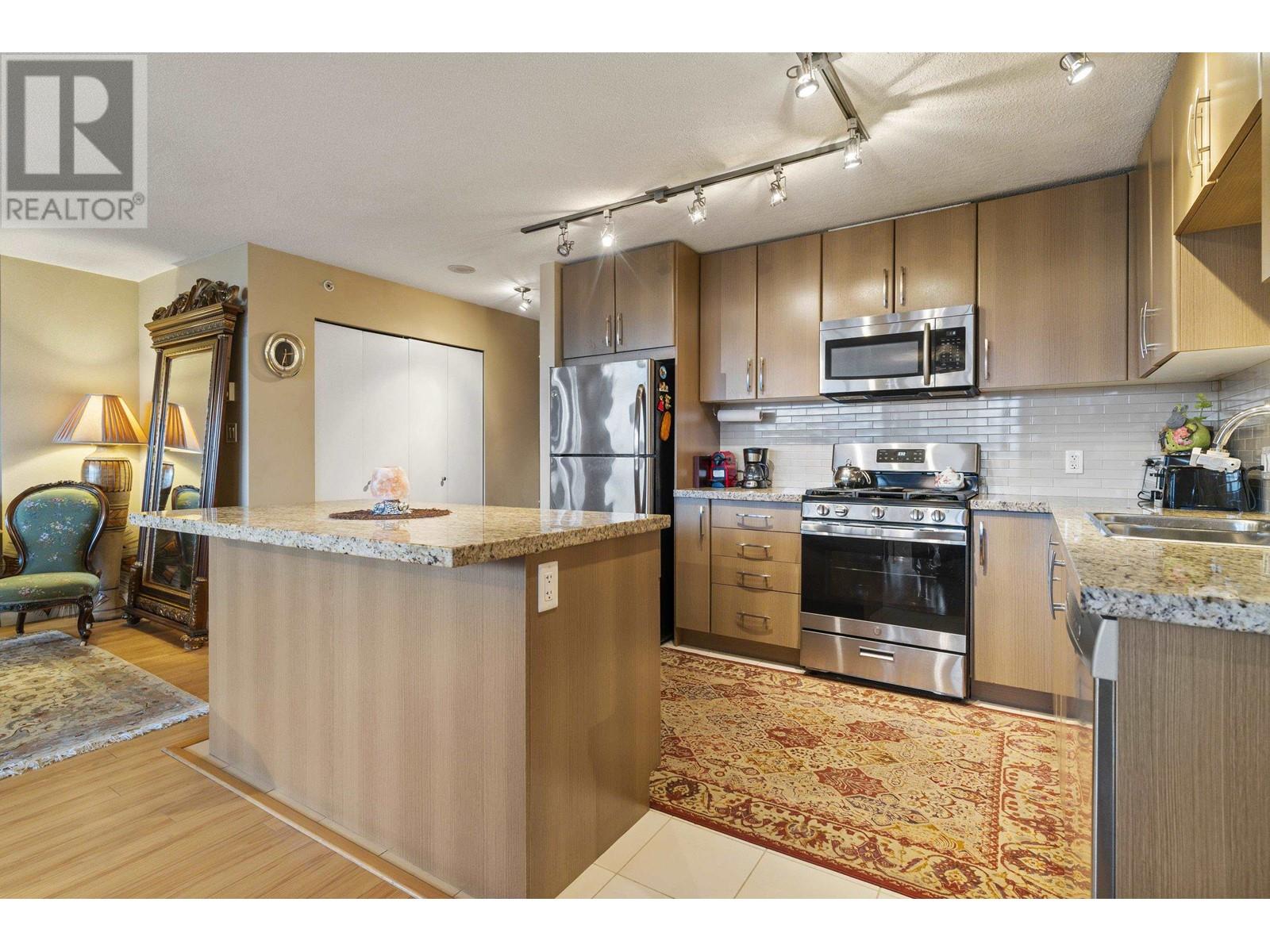 2003 660 Nootka Way, Port Moody, British Columbia  V3H 0B7 - Photo 12 - R3003874