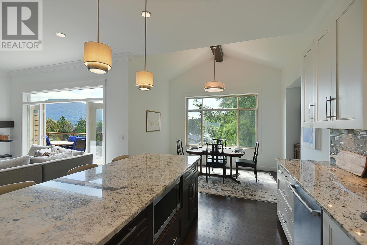 Property at 39 4622 SINCLAIR BAY ROAD image 4