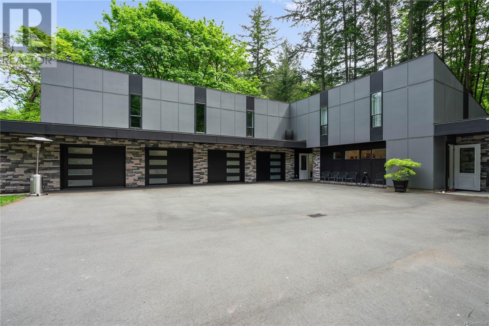 Property at 851 Sayward Rd image 1