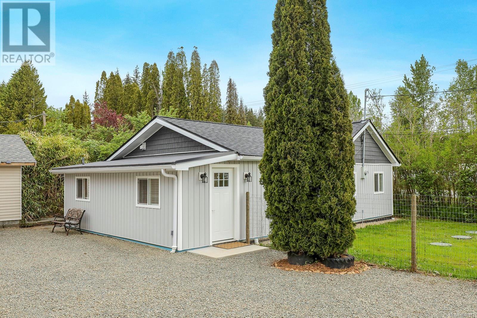 6645 Island Hwy N, Merville, British Columbia  V0R 2M0 - Photo 2 - 1000183