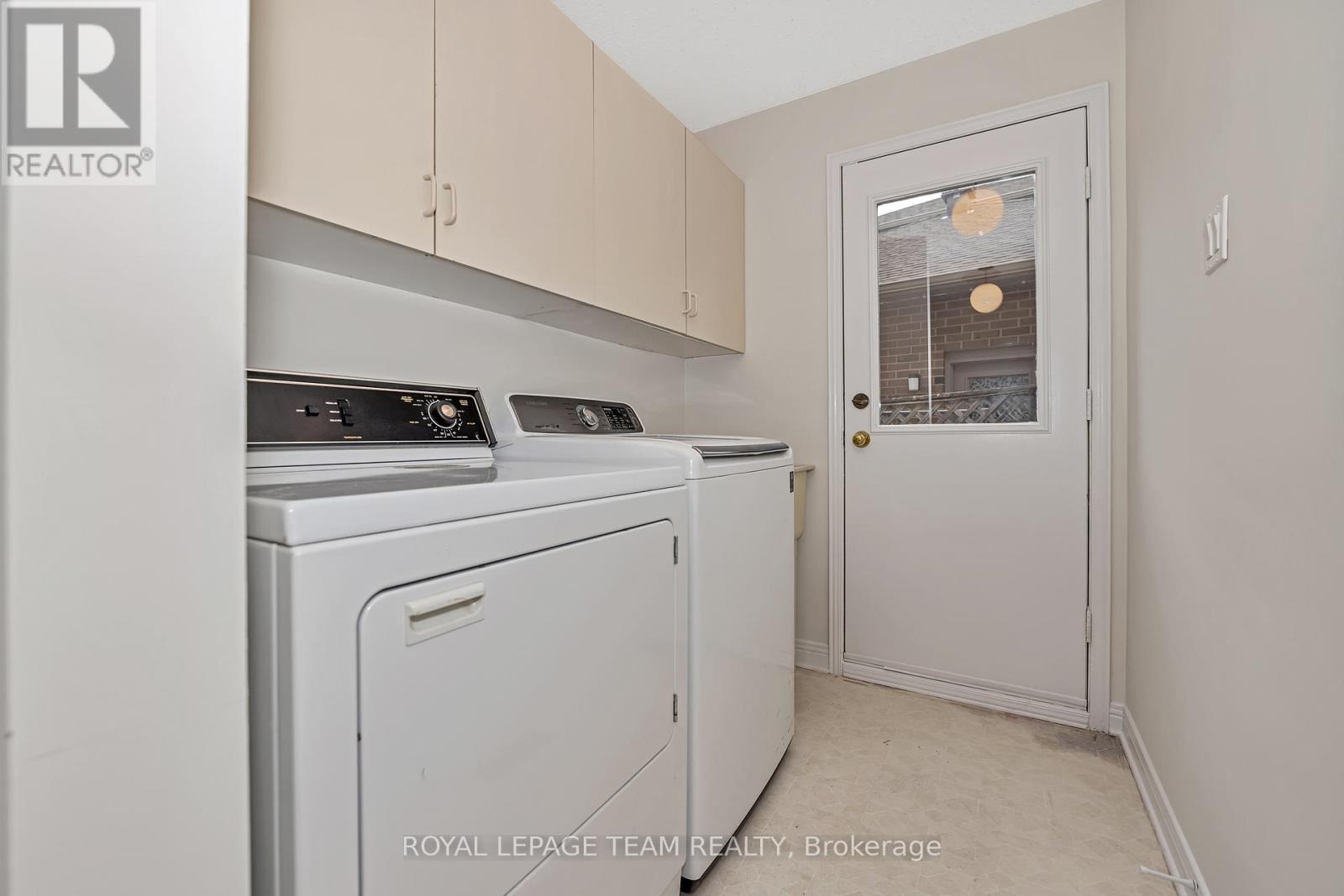9 Red Oaks Trail, Ottawa, Ontario  K2S 1E2 - Photo 19 - X12155436