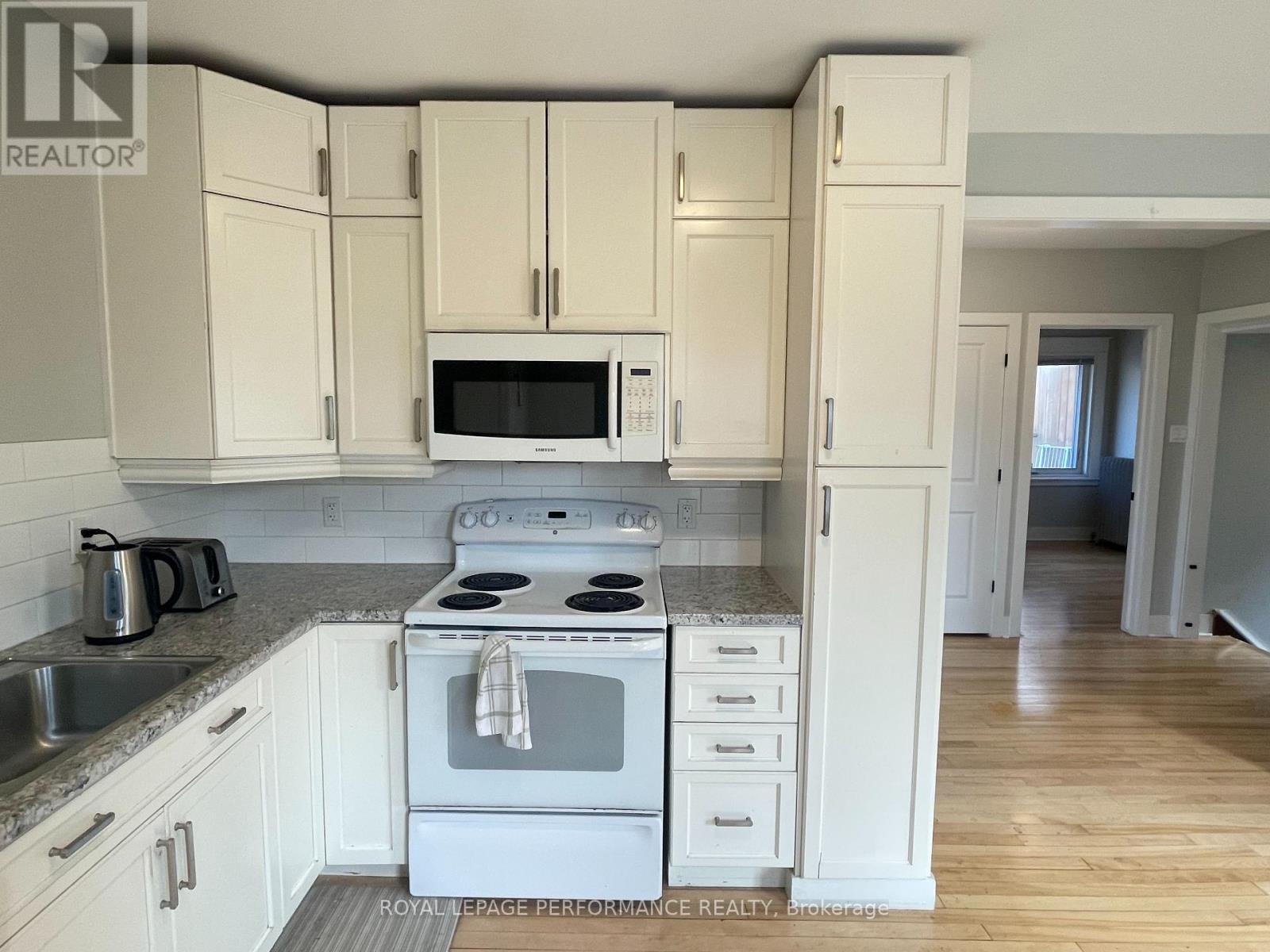 277 Powell Avenue, Ottawa, Ontario  K1S 2A4 - Photo 10 - X12155459