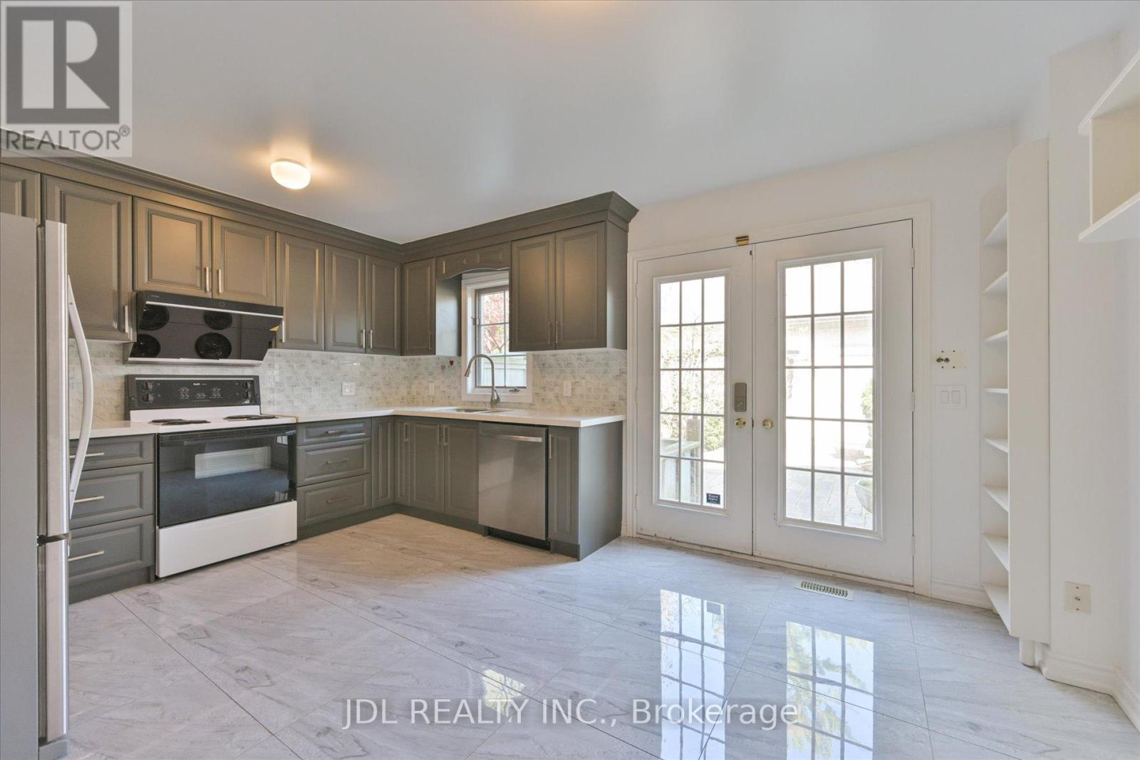 I - 3036 Bayview Avenue, Toronto, Ontario  M2N 5L2 - Photo 11 - C12155476