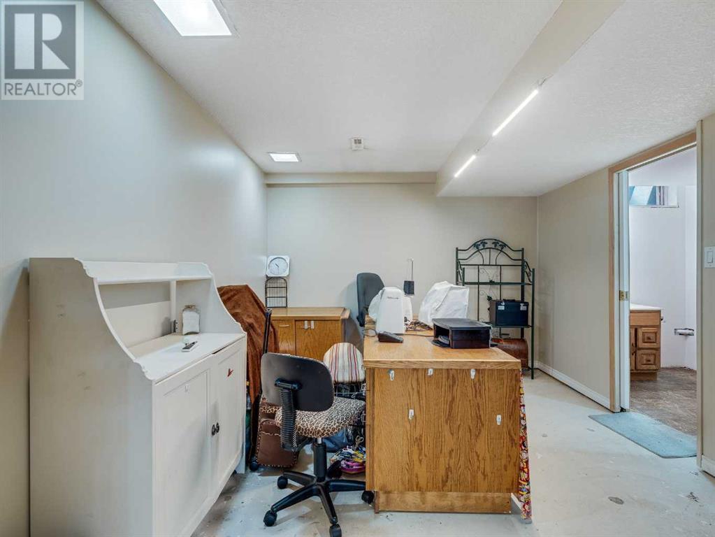 92 Mckerrell Close Se, Calgary, Alberta  T2Z 1M2 - Photo 30 - A2211348
