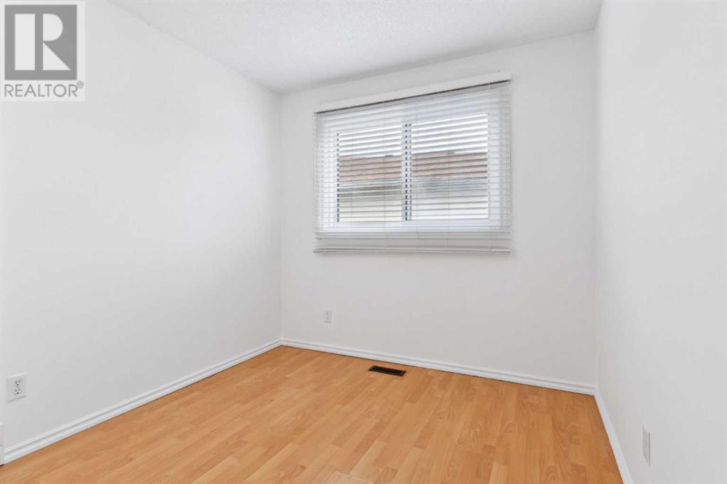 207 Fallswater Road Ne, Calgary, Alberta  T3J 1B2 - Photo 11 - A2220133