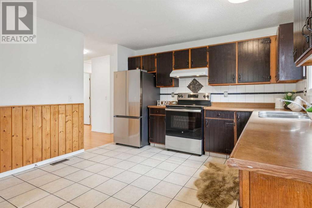 207 Fallswater Road Ne, Calgary, Alberta  T3J 1B2 - Photo 7 - A2220133