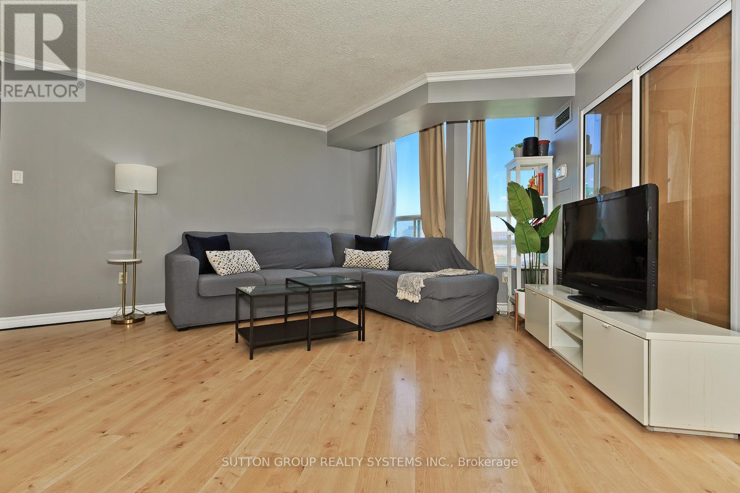 910 - 50 Kingsbridge Garden Circle, Mississauga, Ontario  L5R 1Y2 - Photo 10 - W12155471