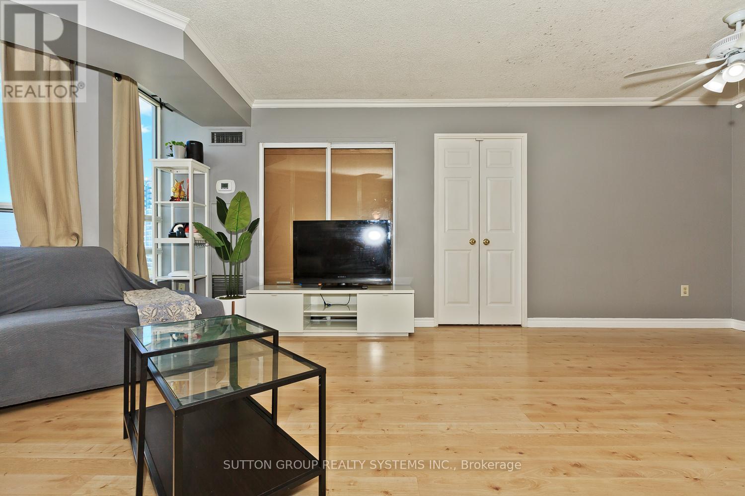 910 - 50 Kingsbridge Garden Circle, Mississauga, Ontario  L5R 1Y2 - Photo 12 - W12155471