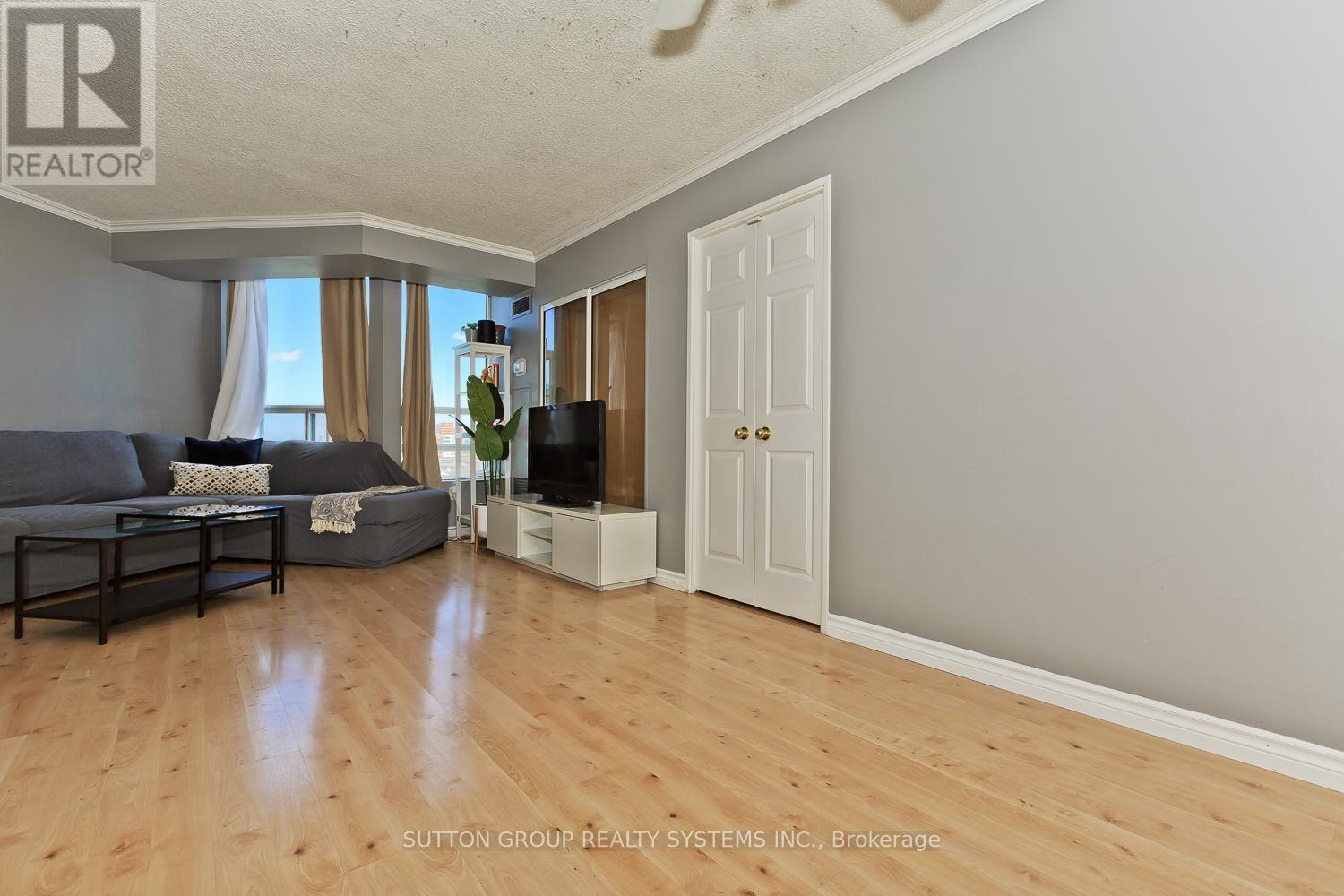 910 - 50 Kingsbridge Garden Circle, Mississauga, Ontario  L5R 1Y2 - Photo 13 - W12155471