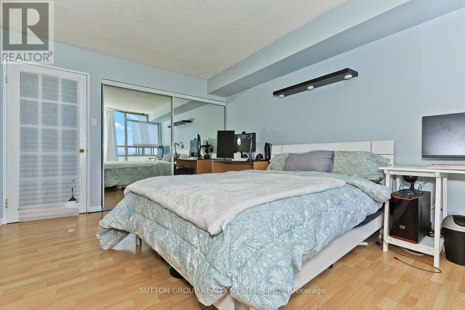 910 - 50 Kingsbridge Garden Circle, Mississauga, Ontario  L5R 1Y2 - Photo 19 - W12155471