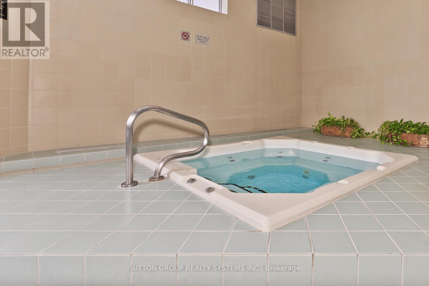 910 - 50 Kingsbridge Garden Circle, Mississauga, Ontario  L5R 1Y2 - Photo 27 - W12155471