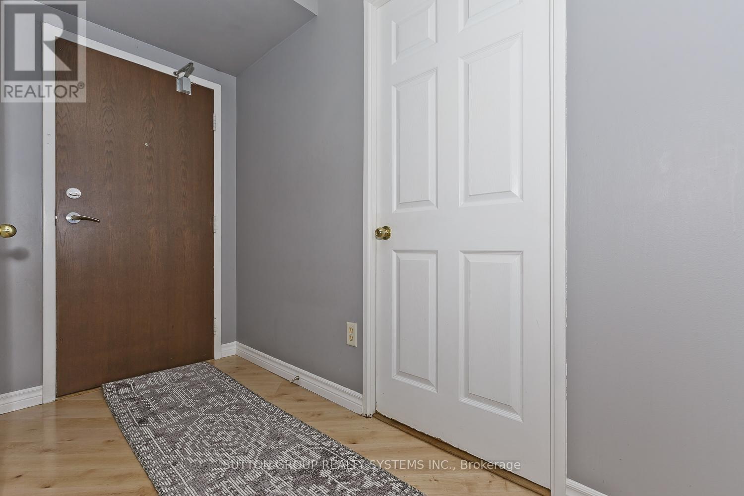 910 - 50 Kingsbridge Garden Circle, Mississauga, Ontario  L5R 1Y2 - Photo 3 - W12155471