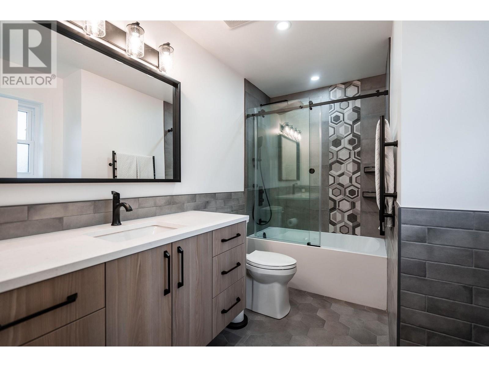 640 Foress Drive, Port Moody, British Columbia  V3H 1J2 - Photo 25 - R3000112