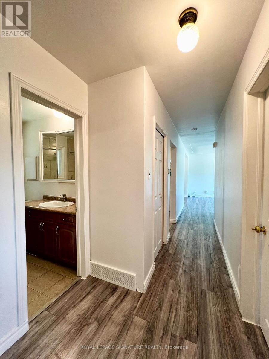 194 Cedarbrae Avenue, Waterloo, Ontario  N2L 4S5 - Photo 15 - X12155430