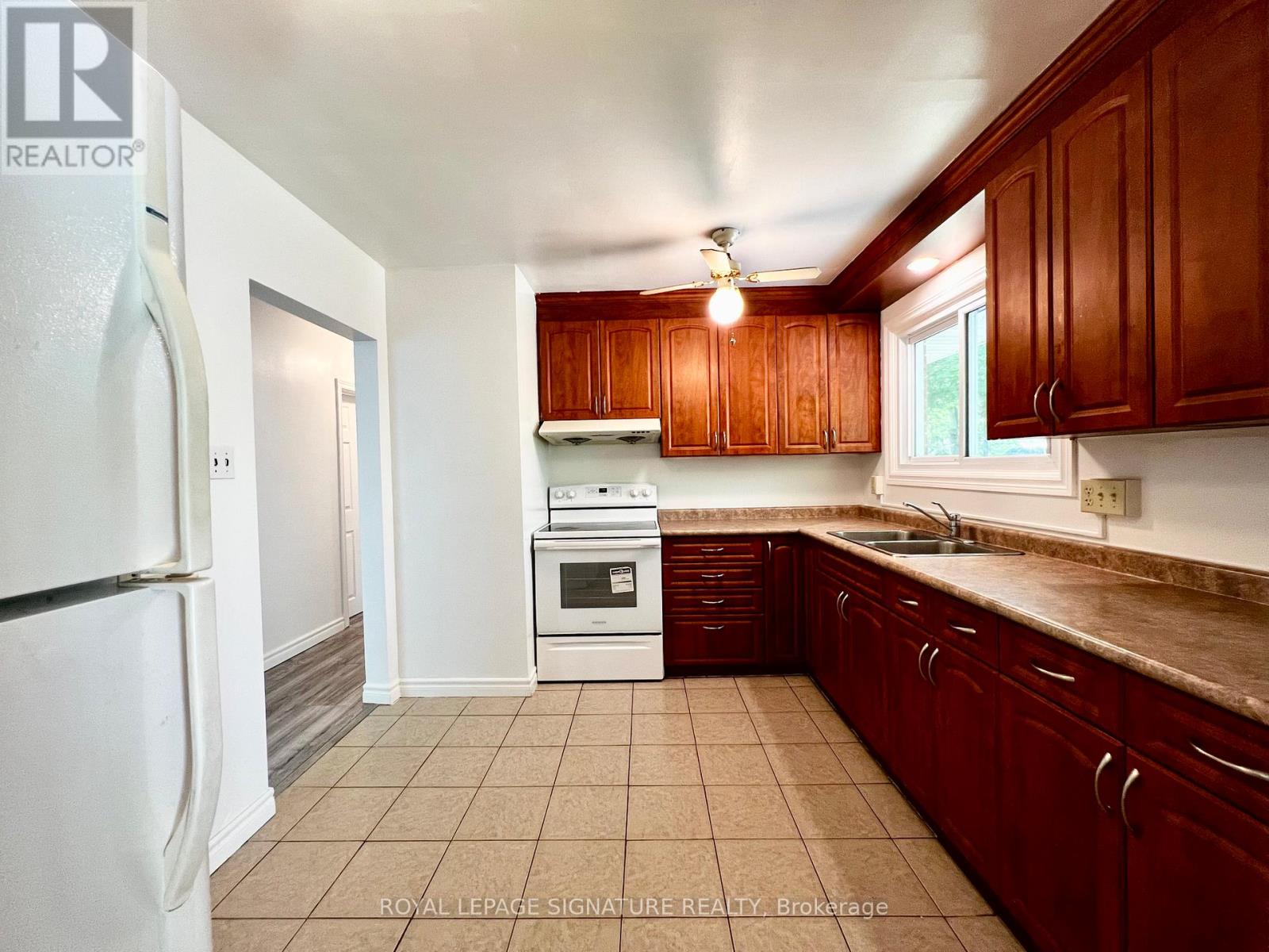 Property at 194 CEDARBRAE AVENUE image 5