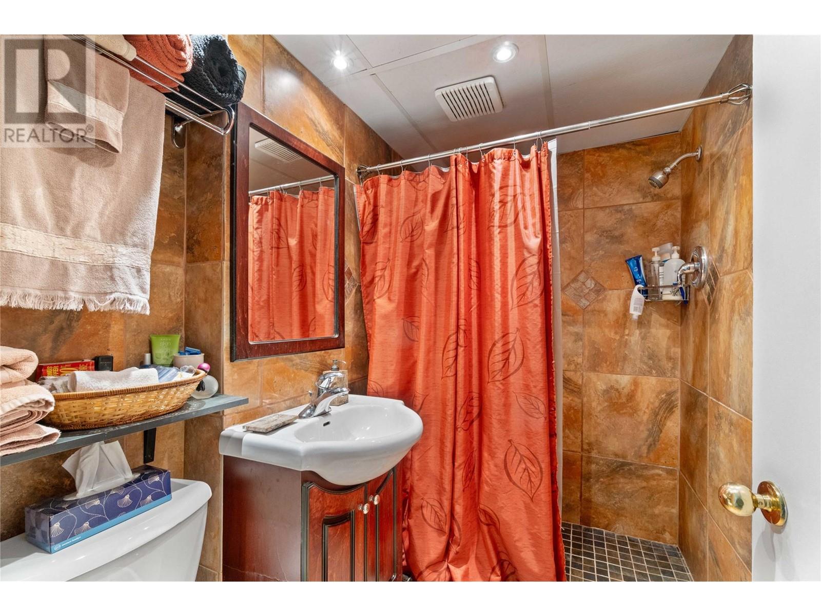 2844 Marine Drive, Blind Bay, BC V0E1H1