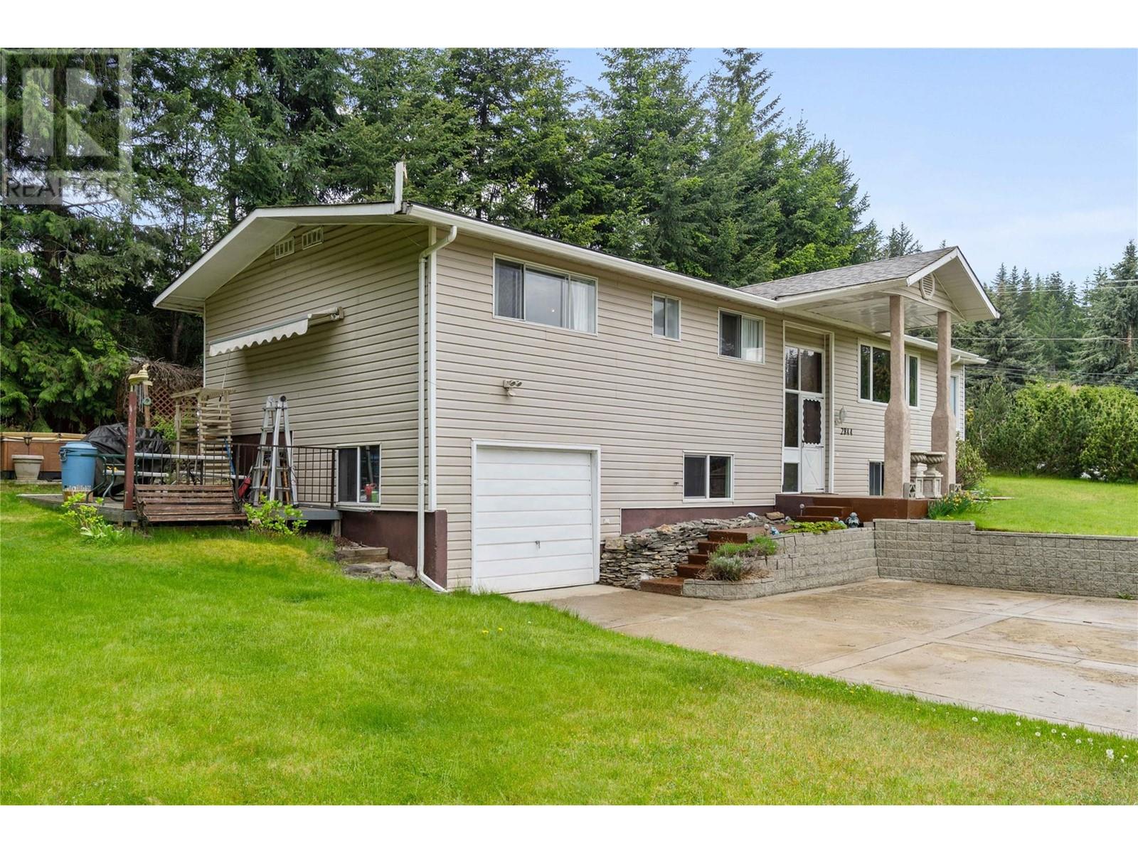 2844 Marine Drive, Blind Bay, BC V0E1H1