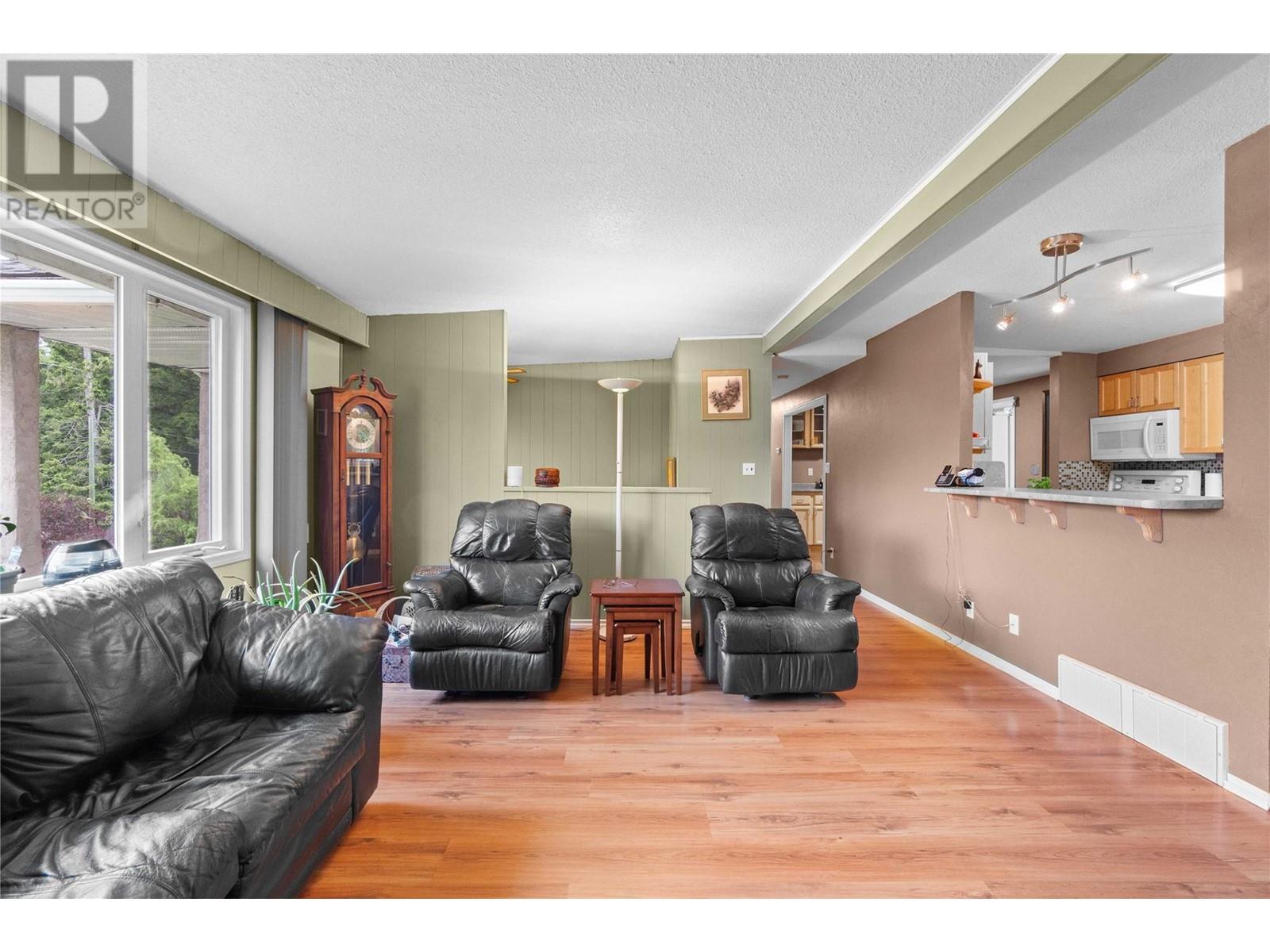 2844 Marine Drive, Blind Bay, BC V0E1H1