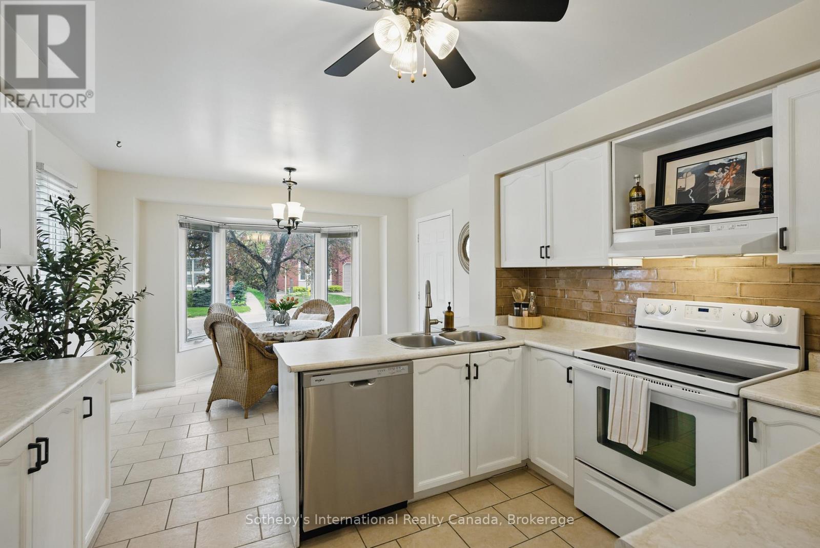 66 - 50 Shoreline Drive, Bracebridge (Macaulay), Ontario  P1L 1Z4 - Photo 12 - X12155570