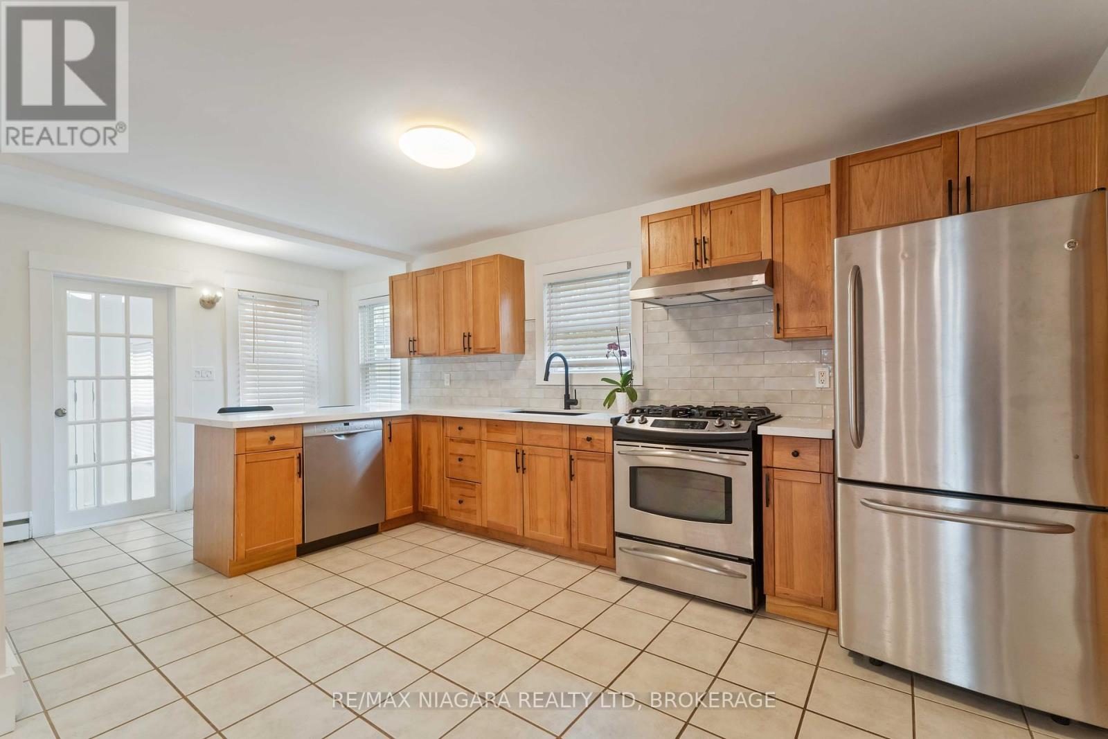 543 Vine Street, St. Catharines, Ontario  L2M 3T5 - Photo 13 - X12155542
