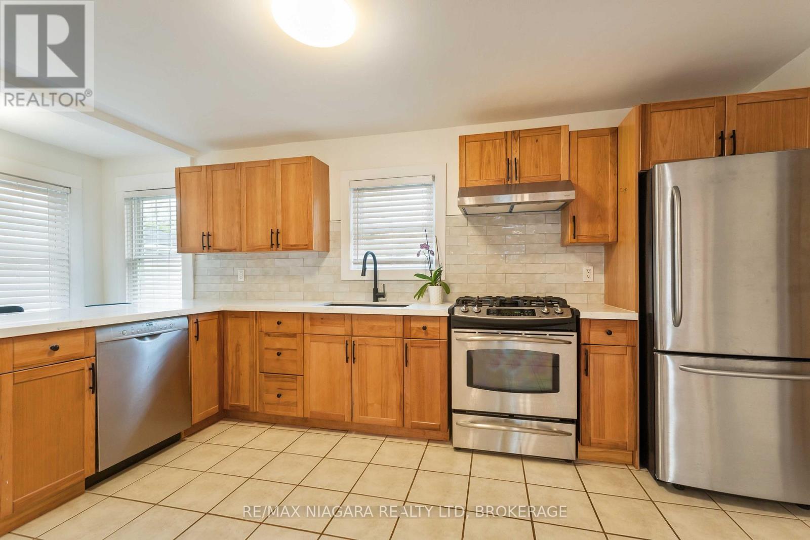 543 Vine Street, St. Catharines, Ontario  L2M 3T5 - Photo 16 - X12155542