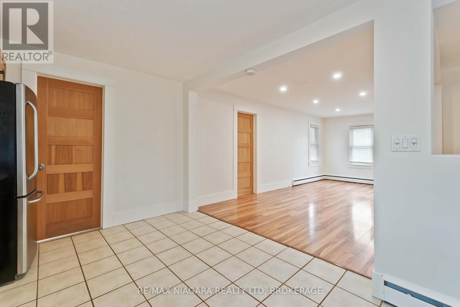 543 Vine Street, St. Catharines, Ontario  L2M 3T5 - Photo 17 - X12155542
