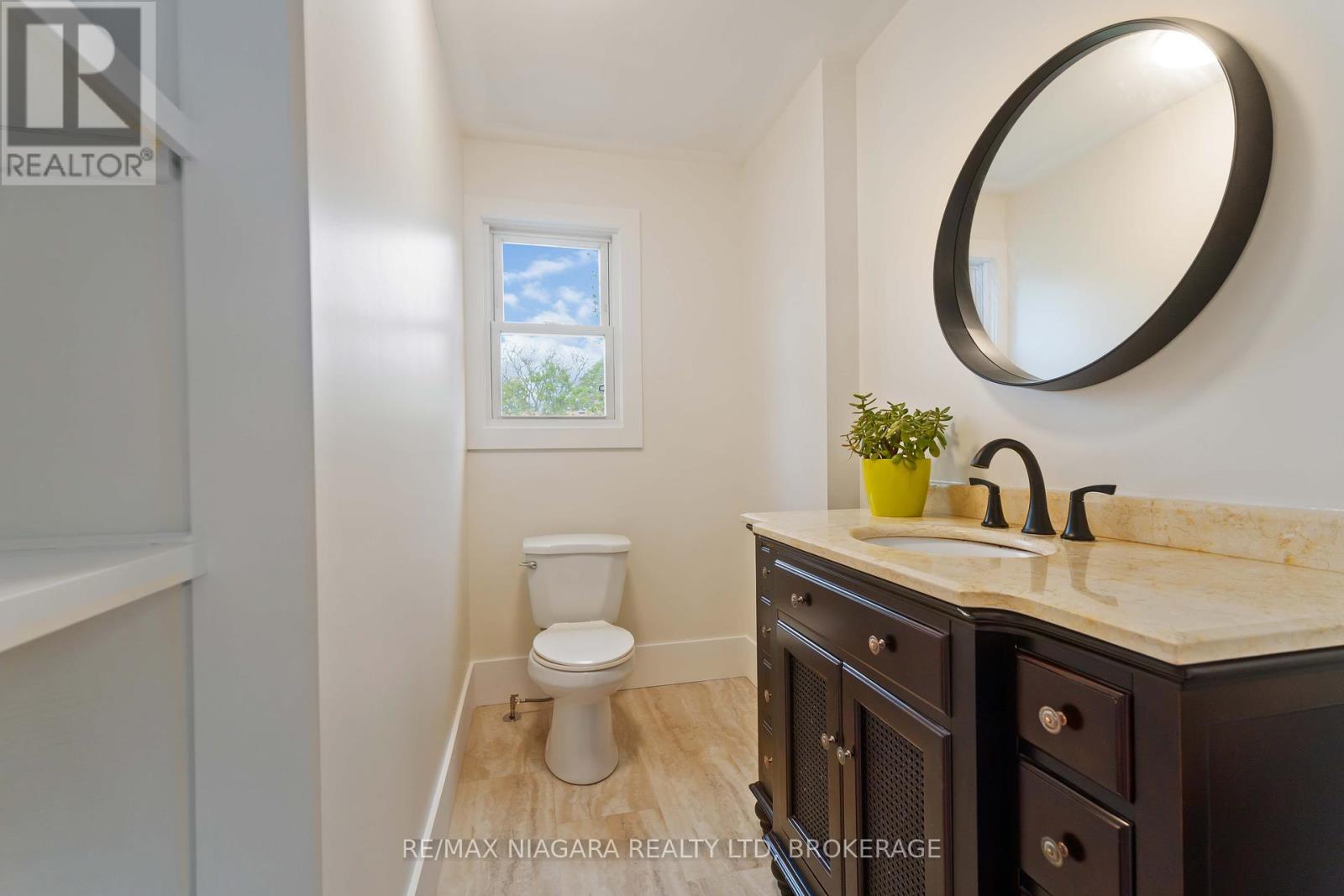 543 Vine Street, St. Catharines, Ontario  L2M 3T5 - Photo 18 - X12155542