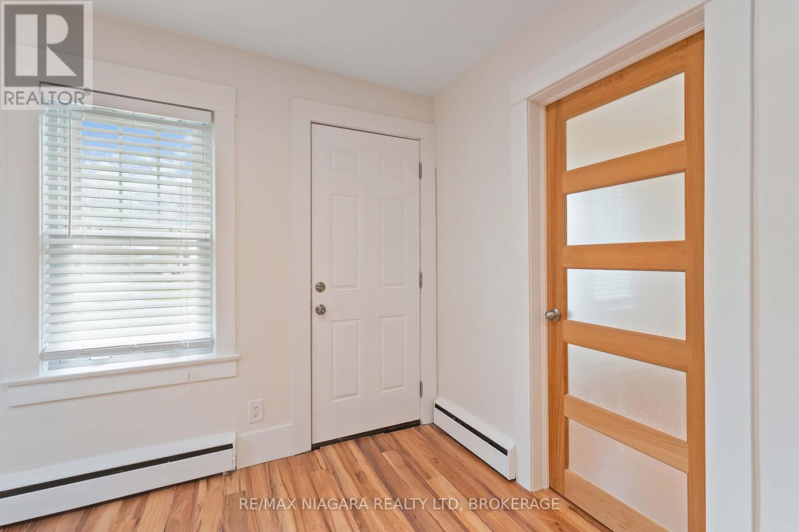 543 Vine Street, St. Catharines, Ontario  L2M 3T5 - Photo 3 - X12155542