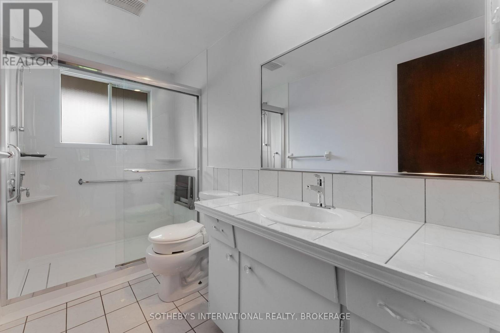 4 Huntley Crescent, St. Catharines (Carlton/bunting), Ontario  L2M 6E5 - Photo 18 - X12155557