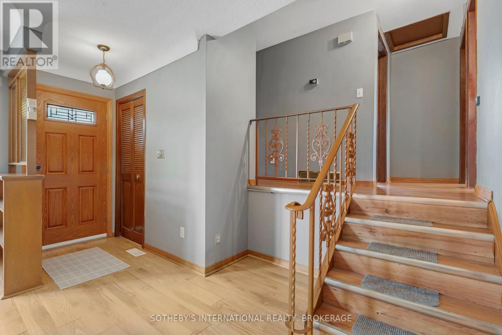 4 Huntley Crescent, St. Catharines (Carlton/bunting), Ontario  L2M 6E5 - Photo 3 - X12155557