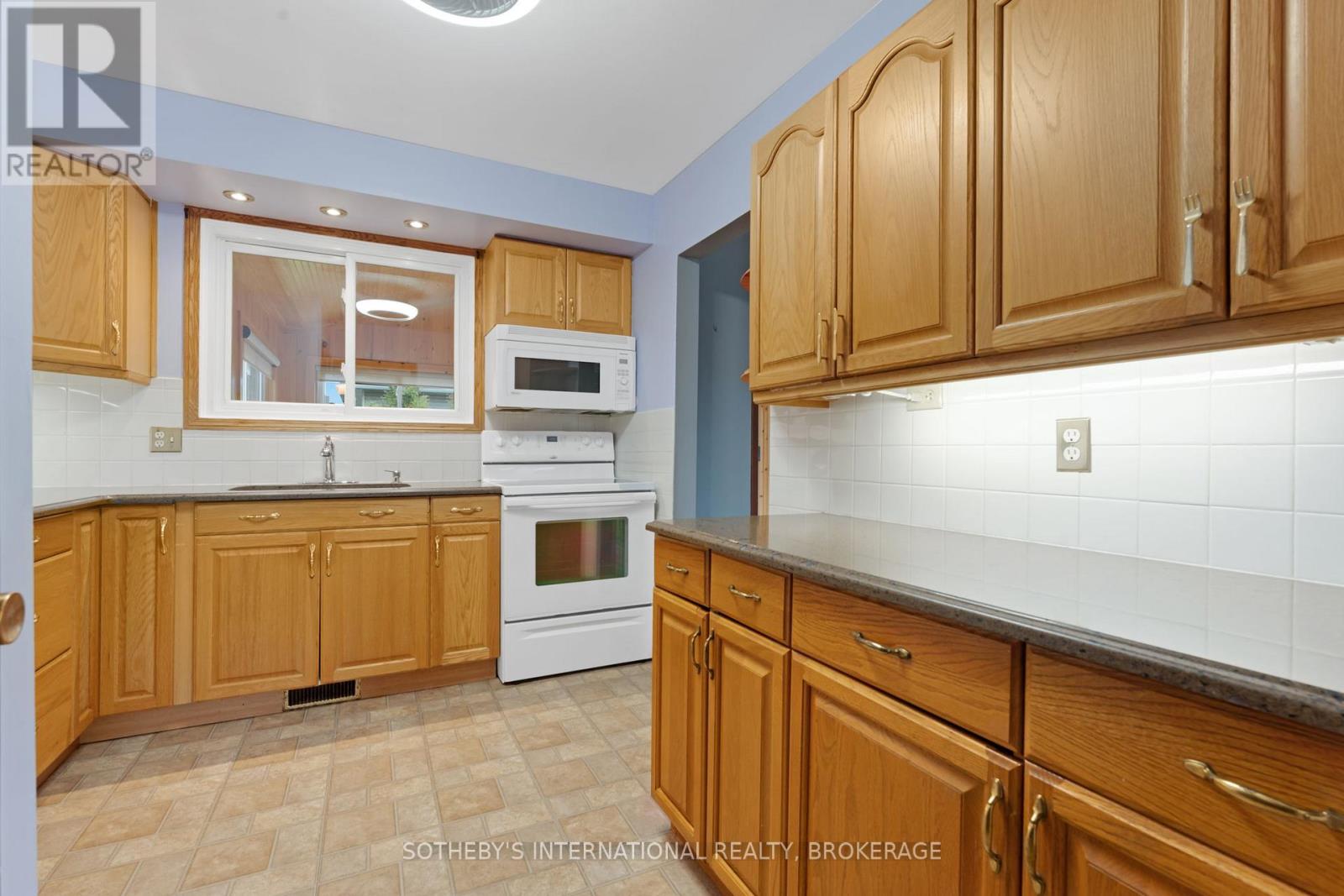 4 Huntley Crescent, St. Catharines, Ontario  L2M 6E5 - Photo 9 - X12155557