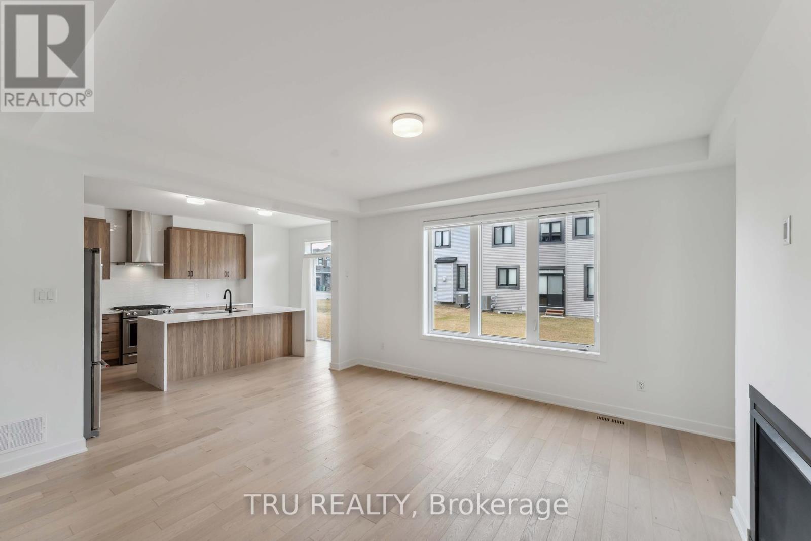 815 Snap Hook Crescent, Ottawa, Ontario  K2J 6H1 - Photo 10 - X12155564