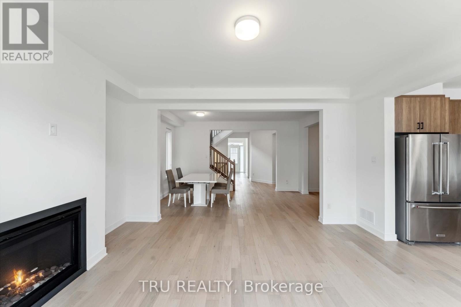 815 Snap Hook Crescent, Ottawa, Ontario  K2J 6H1 - Photo 12 - X12155564