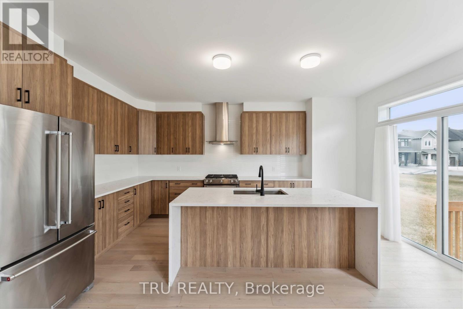 815 Snap Hook Crescent, Ottawa, Ontario  K2J 6H1 - Photo 13 - X12155564