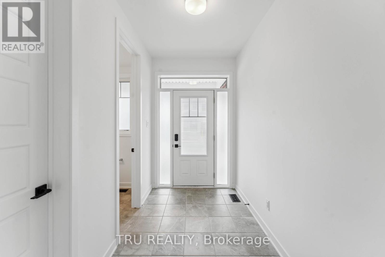 Property at 815 SNAP HOOK CRESCENT image 3
