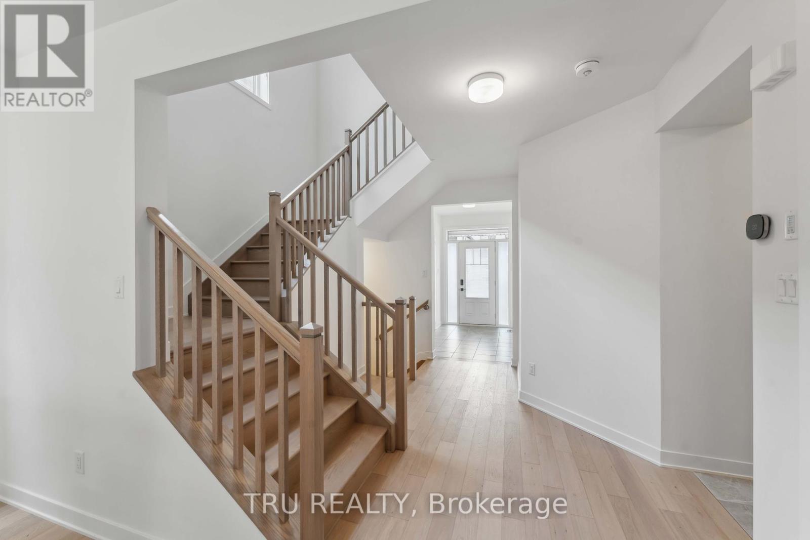 Property at 815 SNAP HOOK CRESCENT image 4