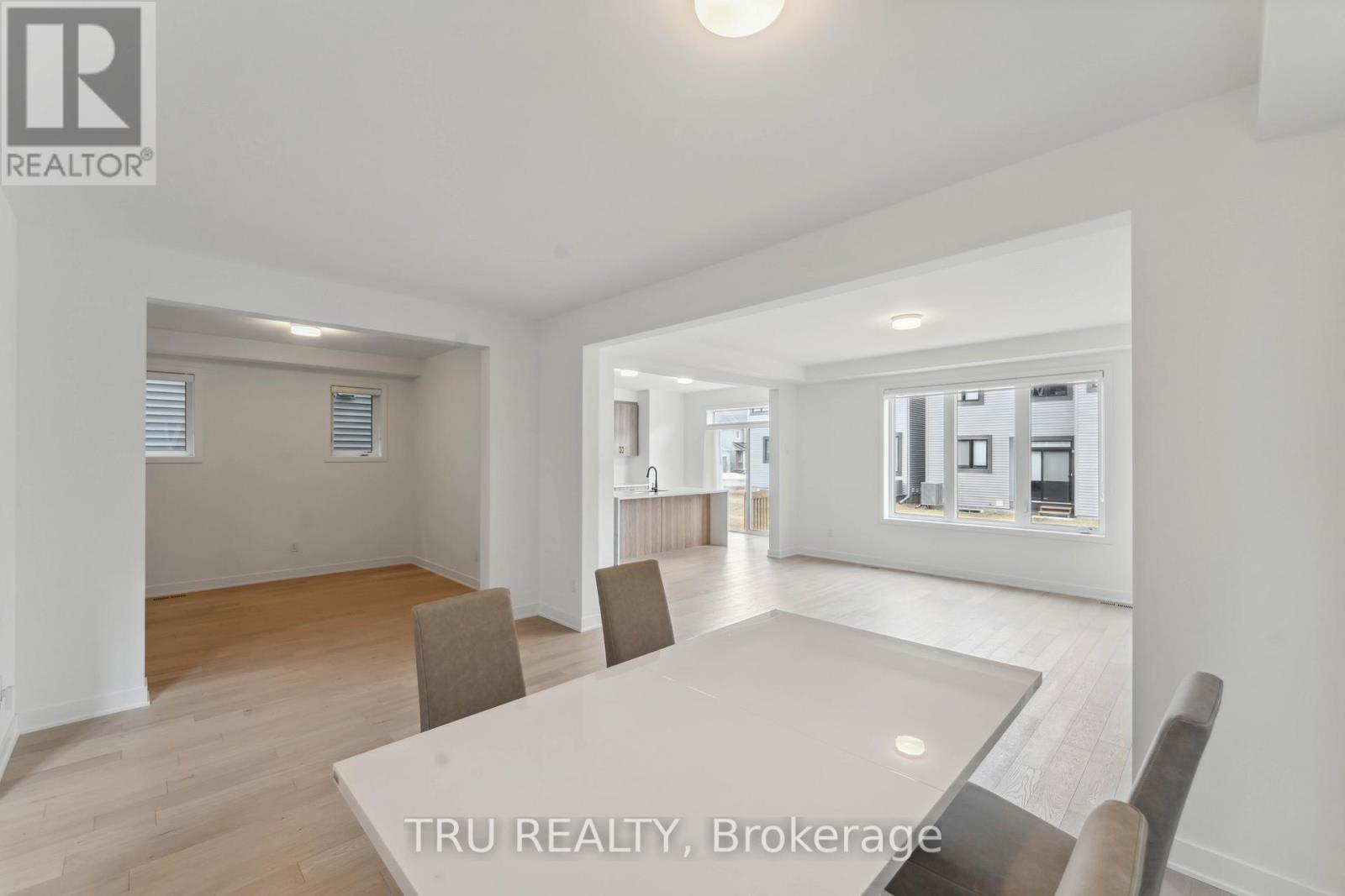 815 Snap Hook Crescent, Ottawa, Ontario  K2J 6H1 - Photo 8 - X12155564