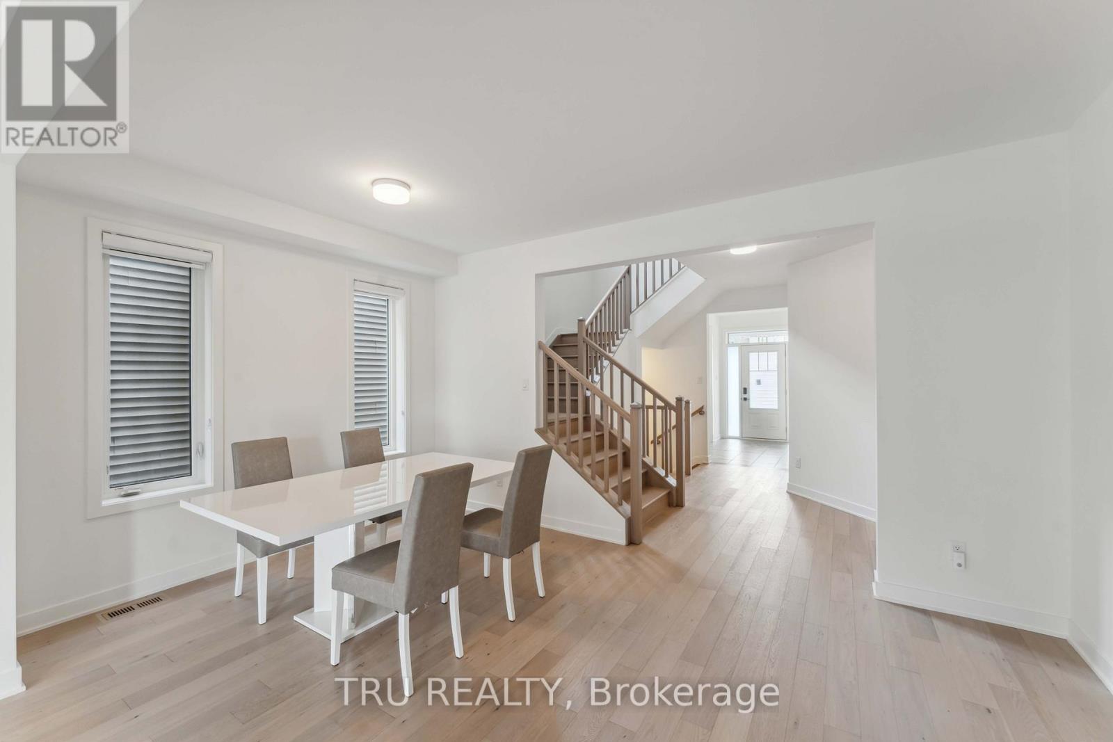 815 Snap Hook Crescent, Ottawa, Ontario  K2J 6H1 - Photo 9 - X12155564