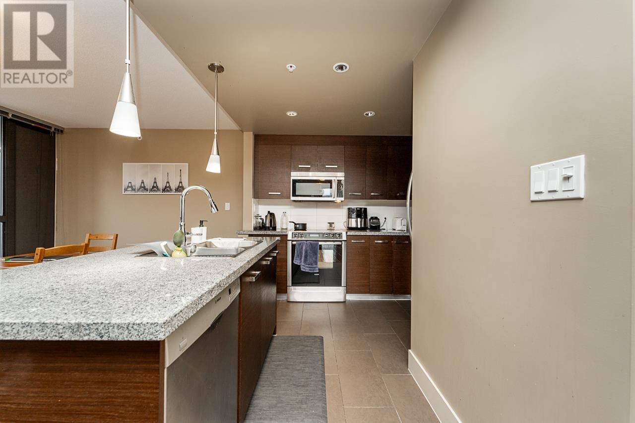 1201 2959 Glen Drive, Coquitlam, British Columbia  V3B 0B8 - Photo 3 - R2990391