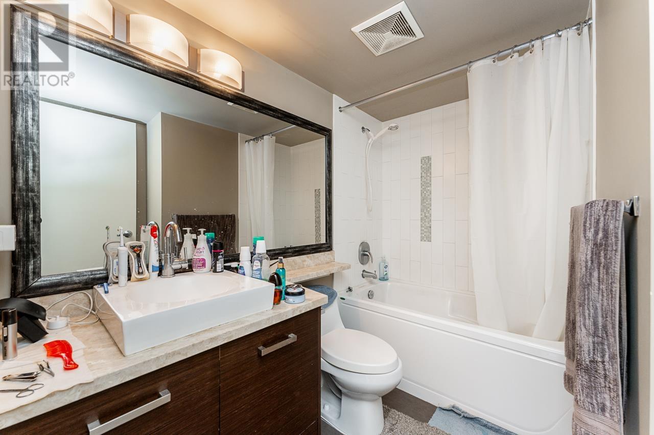 1201 2959 Glen Drive, Coquitlam, British Columbia  V3B 0B8 - Photo 11 - R2990391