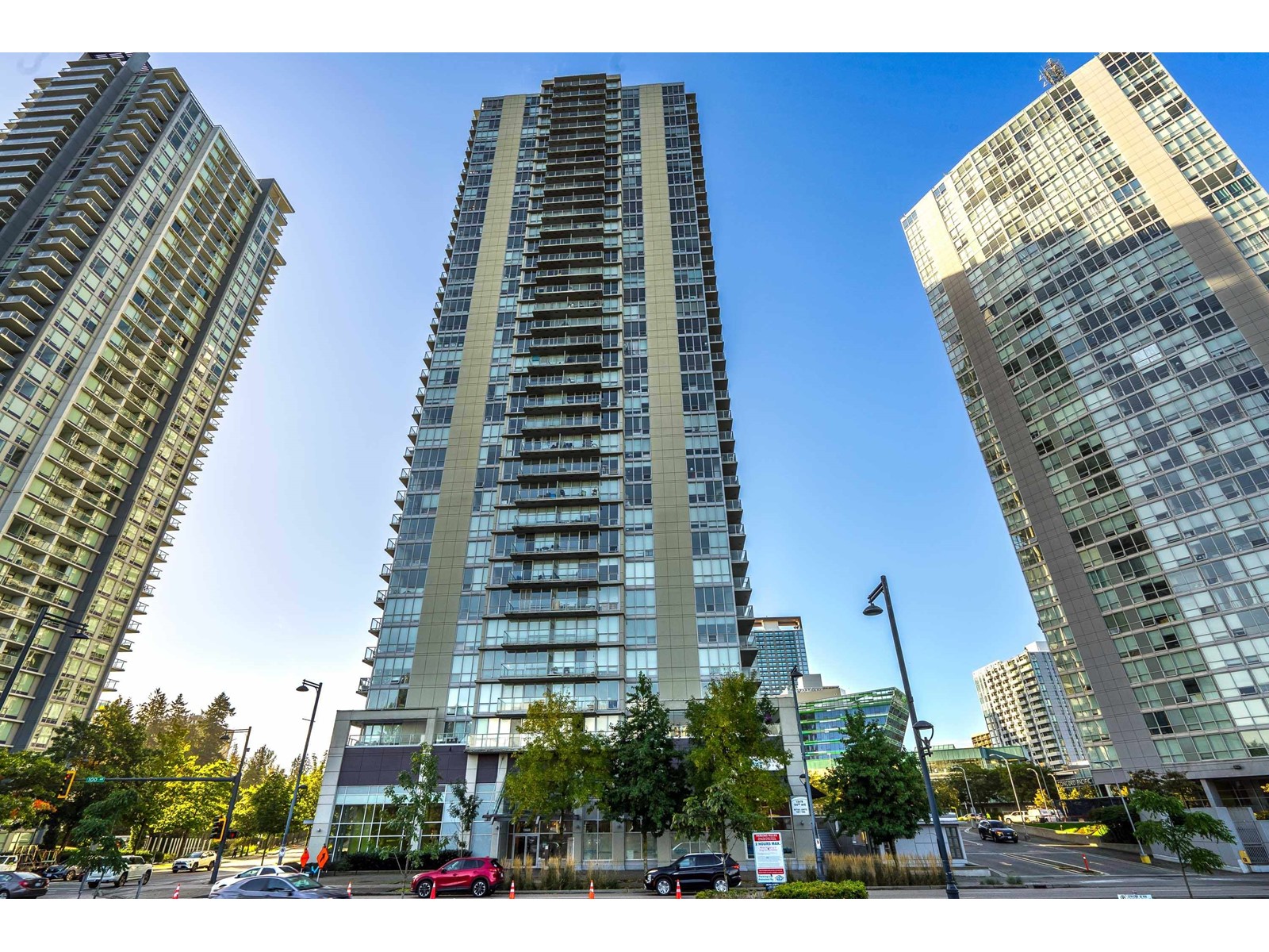 2405 13688 100 Avenue, Surrey, British Columbia  V3T 0G5 - Photo 2 - R3003645