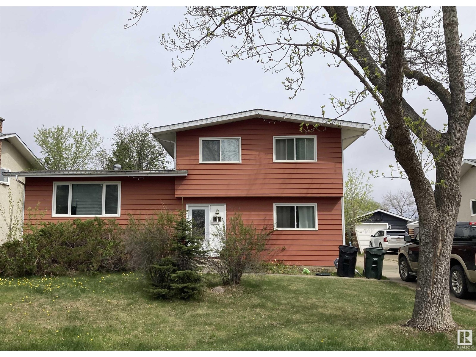 Property at 47 MANOR DR image 1
