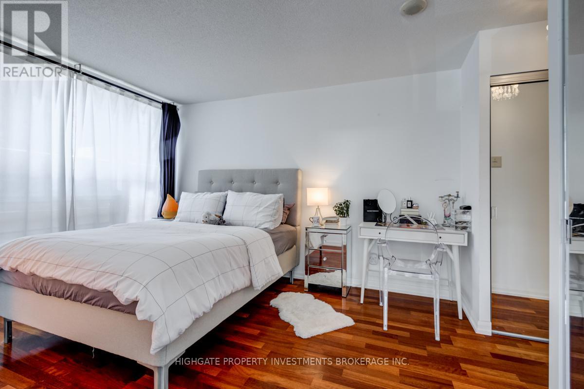 511 - 111 Elizabeth Street, Toronto, Ontario  M5G 1P7 - Photo 15 - C12155507